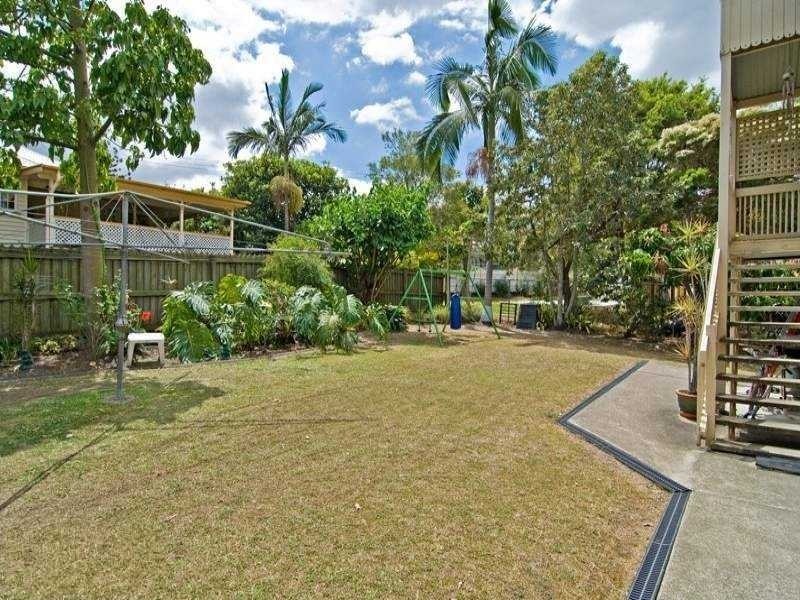 11 Farm Street, Newmarket QLD 4051