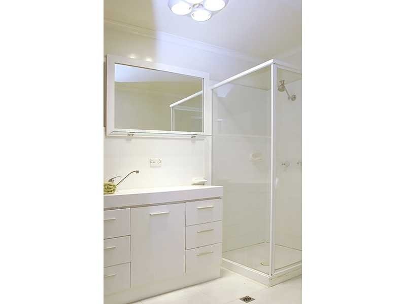 22 London, Ashgrove QLD 4060