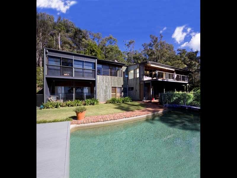 1068 Mt Nebo Road, Camp Mountain QLD 4520