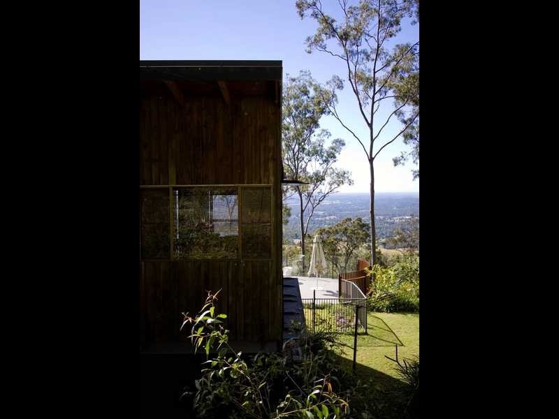 1068 Mt Nebo Road, Camp Mountain QLD 4520