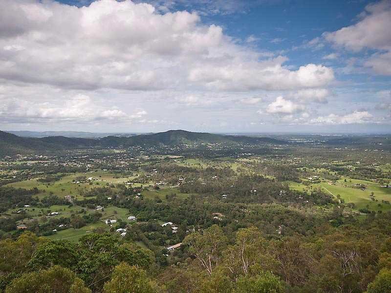 1522 Mt Nebo Rd, Camp Mountain QLD 4520