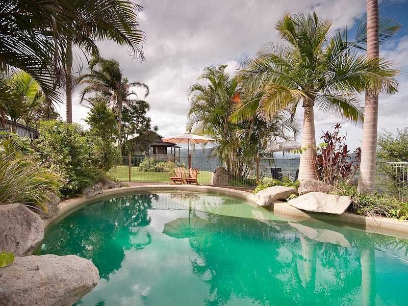 1522 Mt Nebo Rd, Camp Mountain QLD 4520