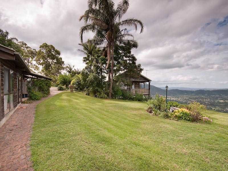 1522 Mt Nebo Rd, Camp Mountain QLD 4520