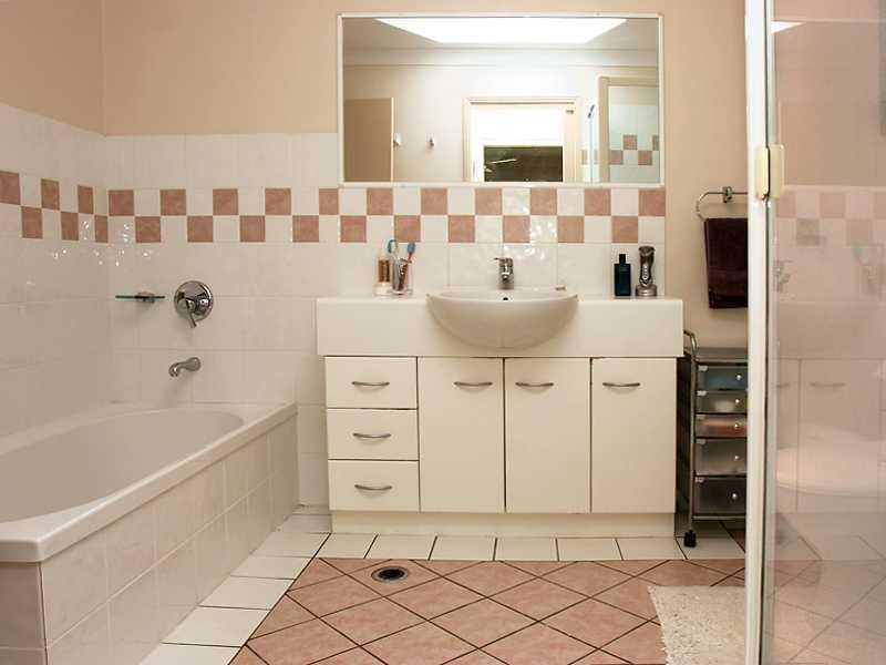 40/360 Simpsons Road, Bardon QLD 4065