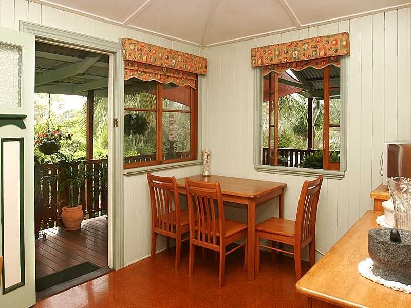 14 Thorn St, Red Hill QLD 4059