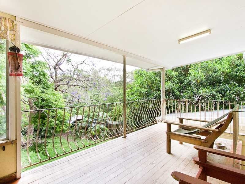 19 Outlook Crescent, Bardon QLD 4065