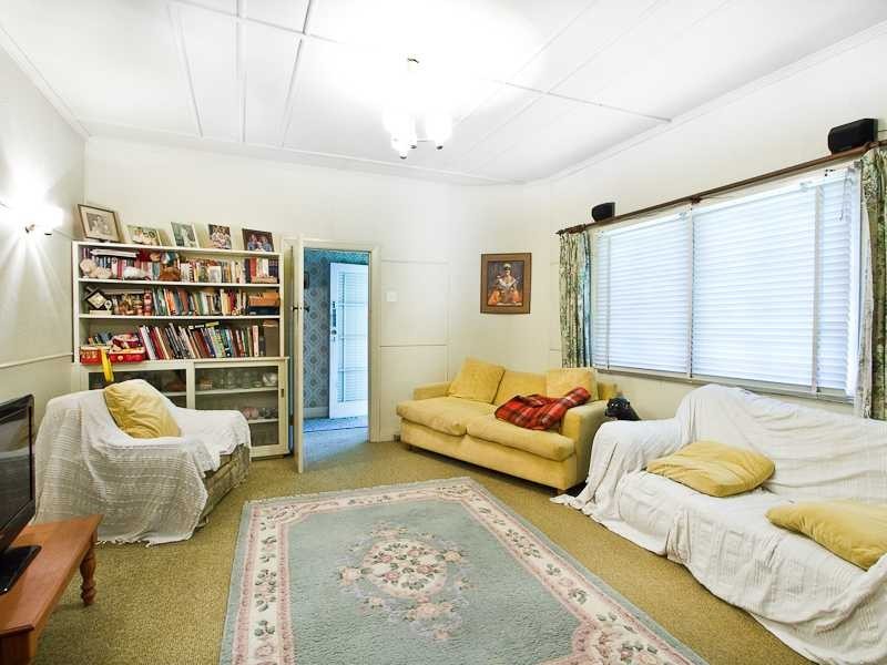 19 Outlook Crescent, Bardon QLD 4065