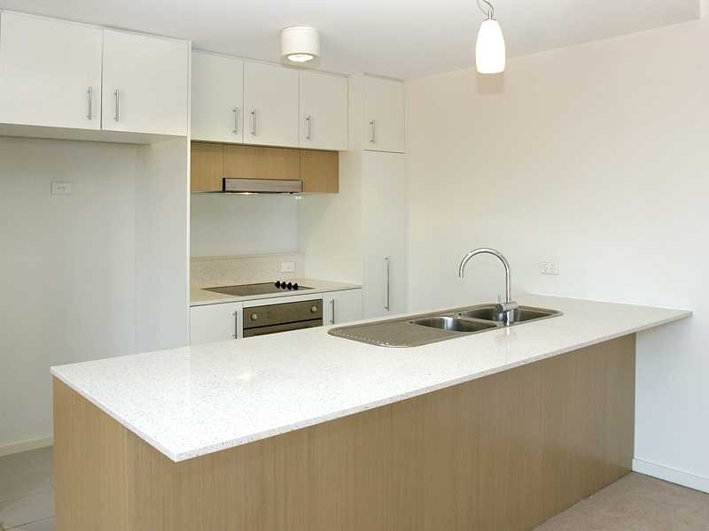 11/146 Prince Edward Parade, Scarborough QLD 4020