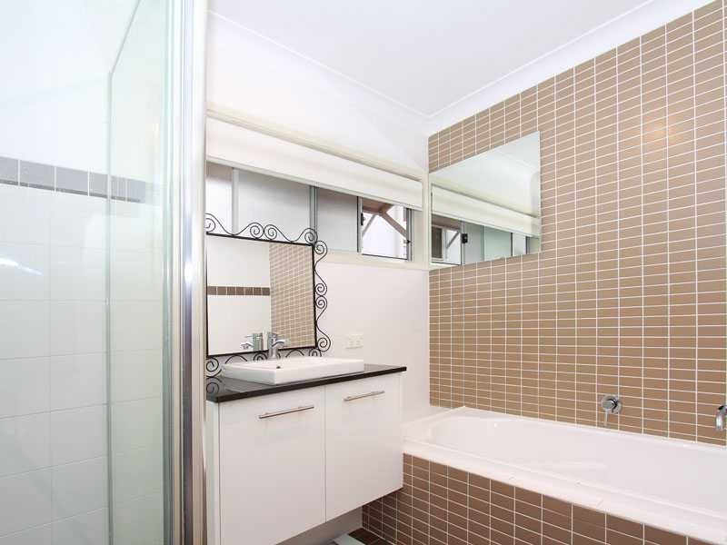 208 Boundary Road, Bardon QLD 4065