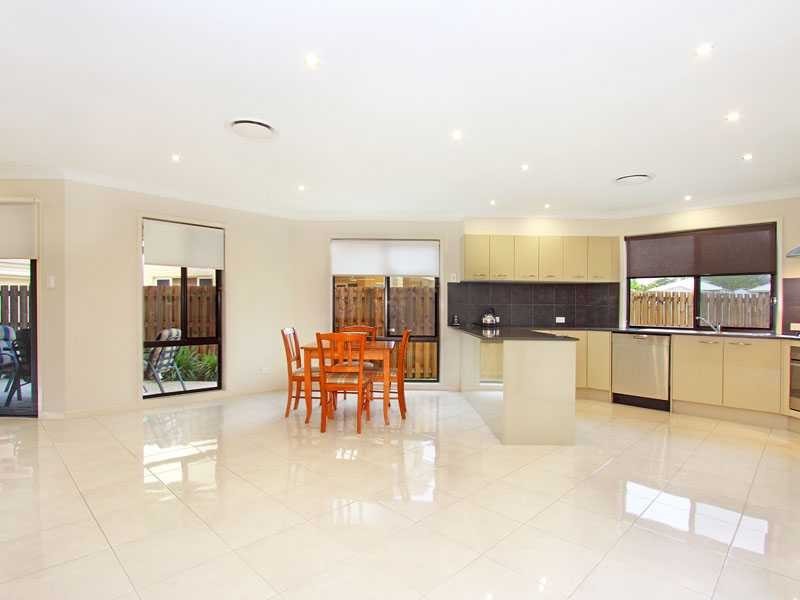 5 Petrie Crescent, Aspley QLD 4034