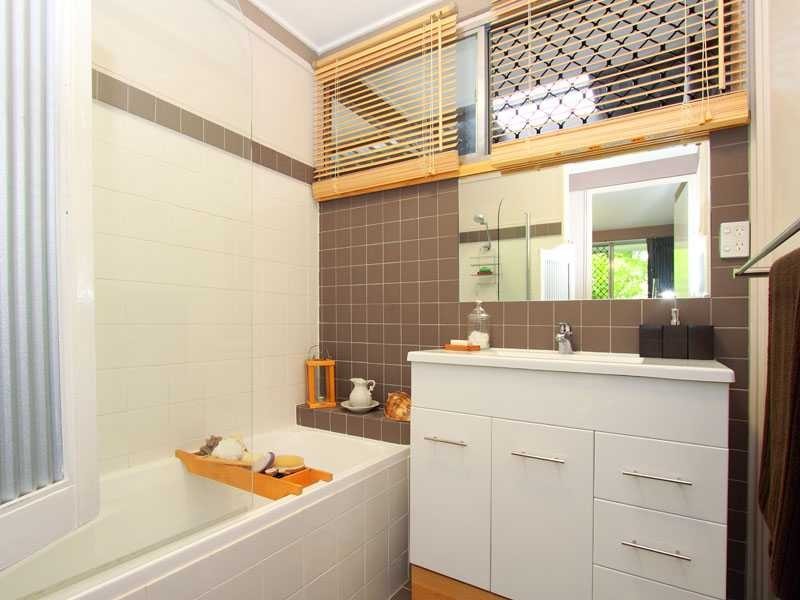 1 Jirrima Street, The Gap QLD 4061