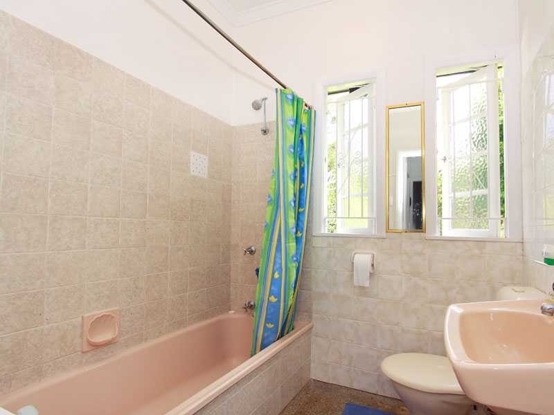 21 Lynwood Crescent, Ashgrove QLD 4060