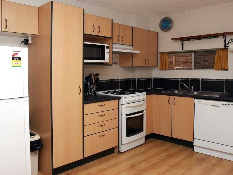 2/12 Baradine Street, Newmarket QLD 4051