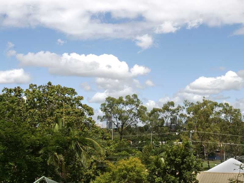 2/12 Baradine Street, Newmarket QLD 4051