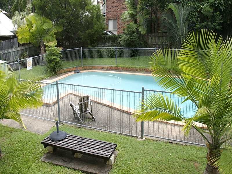 2/12 Baradine Street, Newmarket QLD 4051