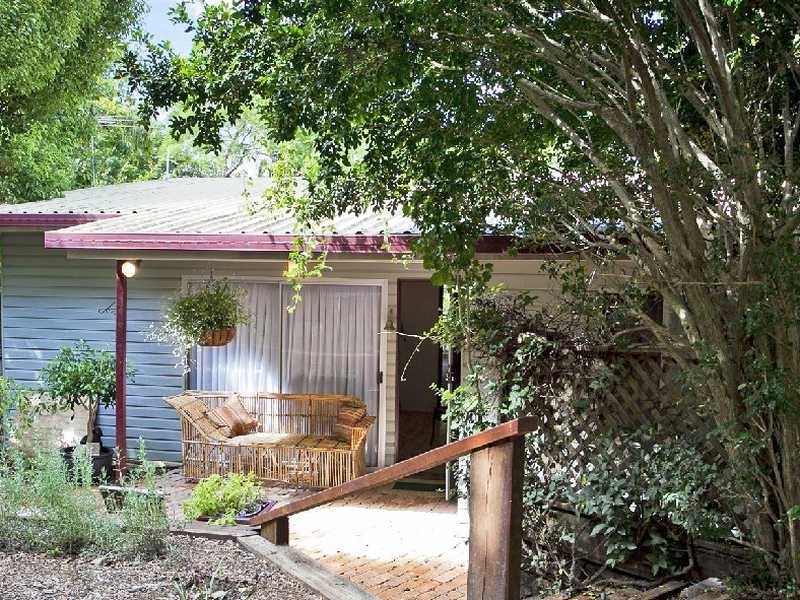 37 Grand Parade, Ashgrove QLD 4060