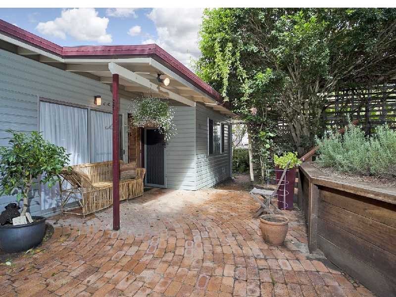 37 Grand Parade, Ashgrove QLD 4060
