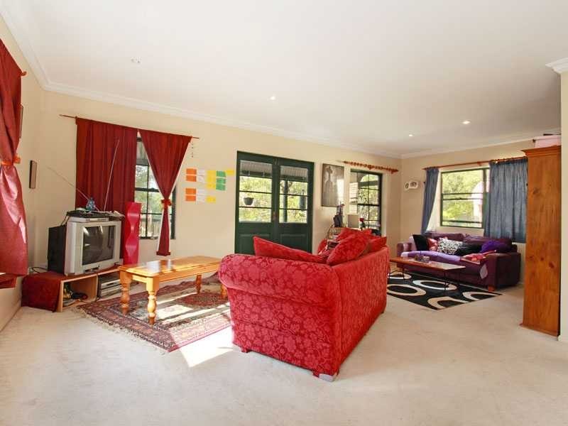 8 Yardley Avenue, Ashgrove QLD 4060