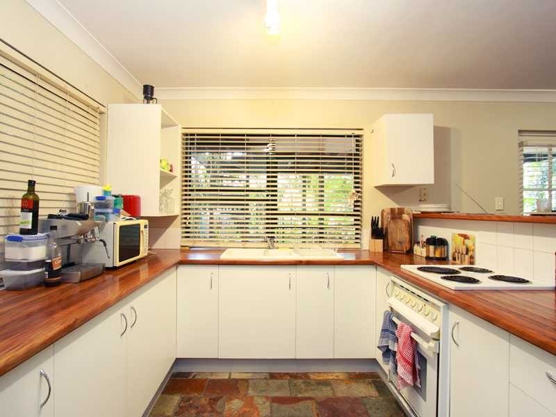 8 Yardley Avenue, Ashgrove QLD 4060