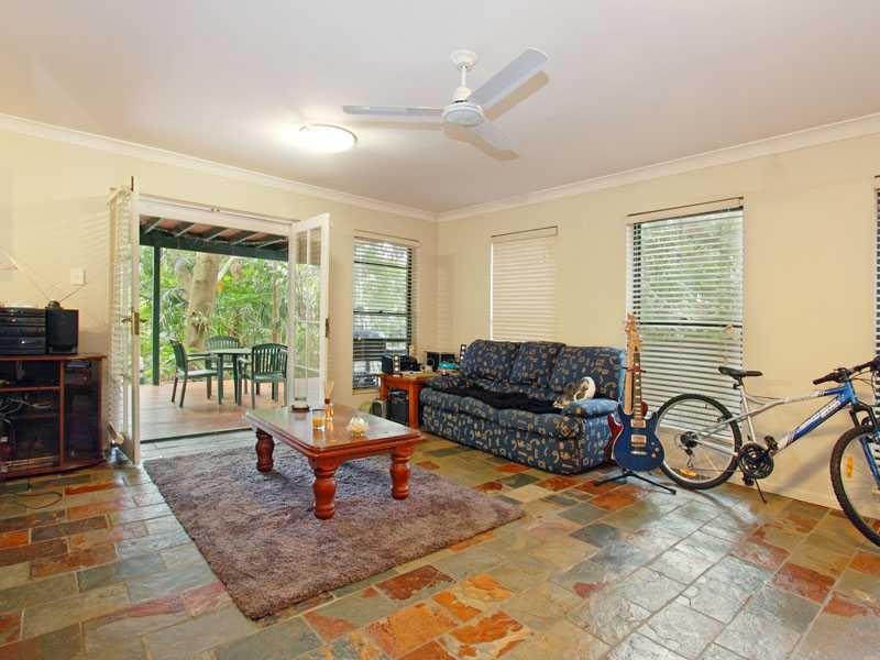 8 Yardley Avenue, Ashgrove QLD 4060