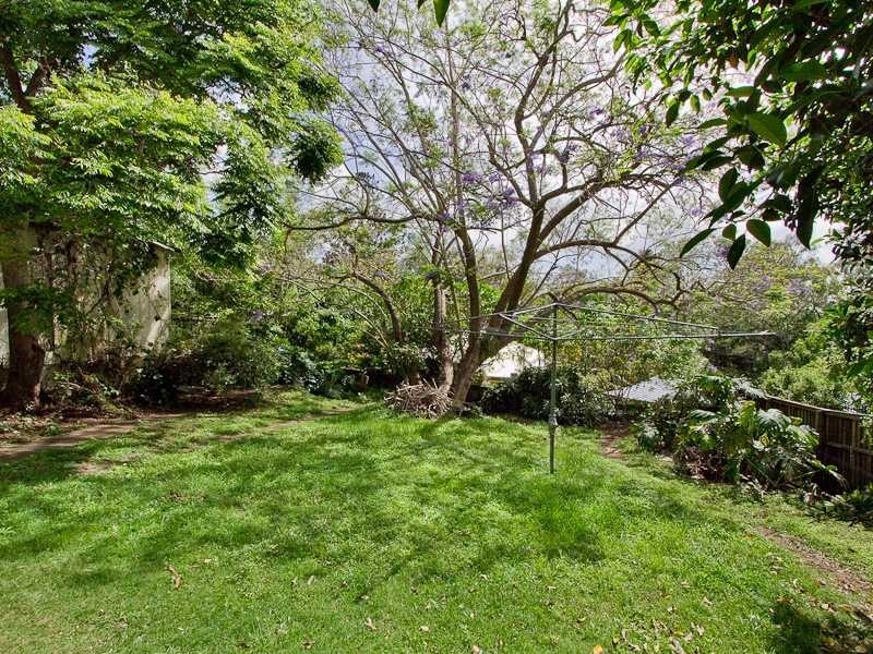 19 Outlook Cres, Bardon QLD 4065