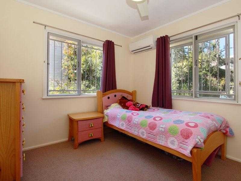 52 Bromwich Street, The Gap QLD 4061