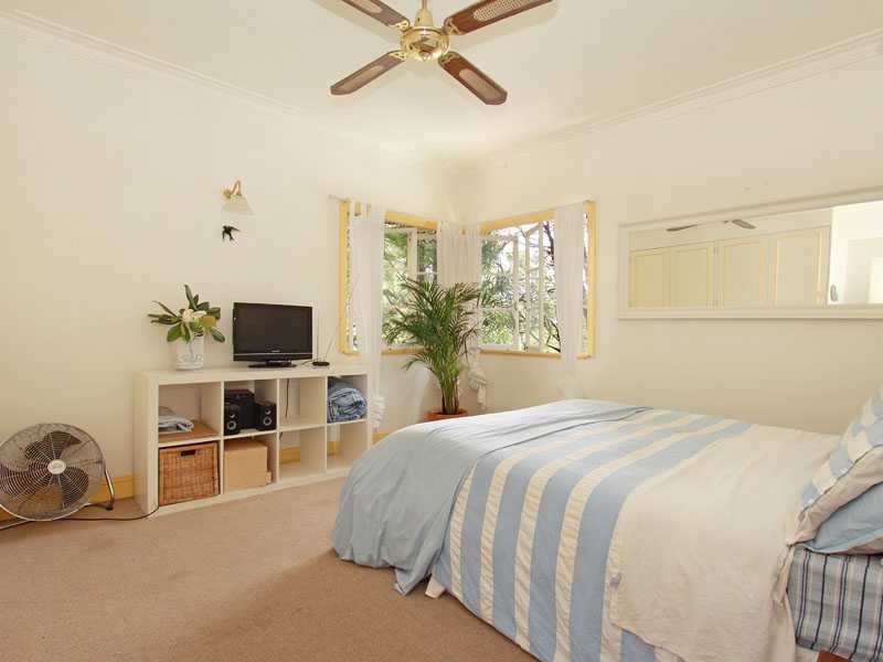 1 Forrester Terrace, Bardon QLD 4065