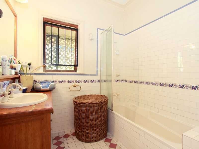 1 Forrester Terrace, Bardon QLD 4065