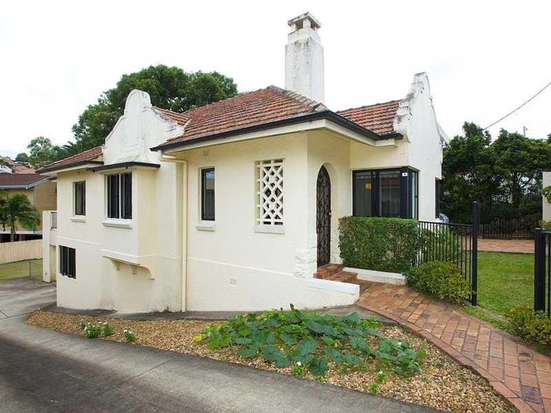 10 Grays Road, Hamilton QLD 4007