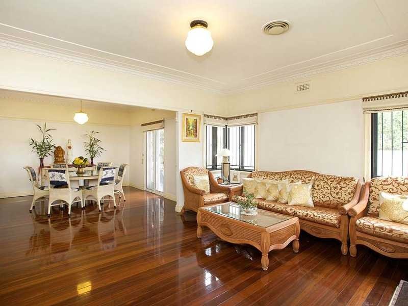 10 Grays Road, Hamilton QLD 4007