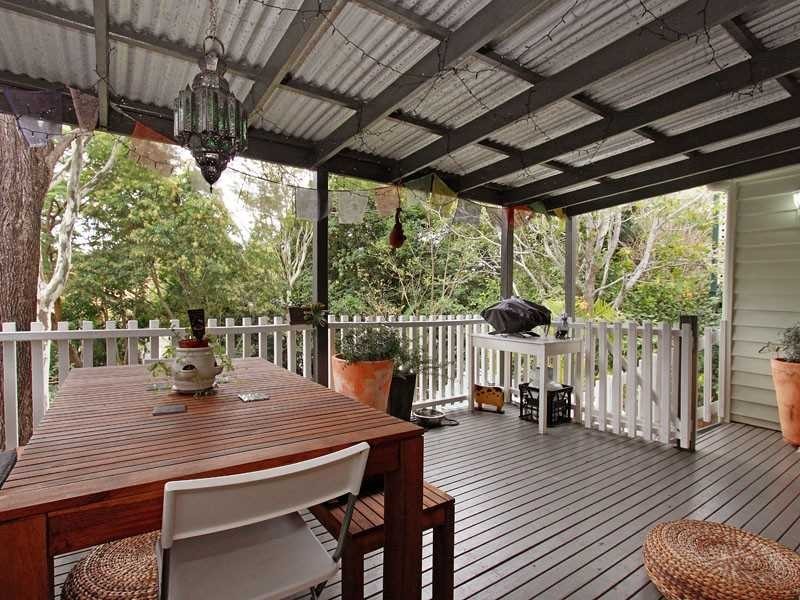 17 Leslie Street, Bardon QLD 4065