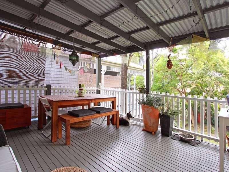 17 Leslie Street, Bardon QLD 4065