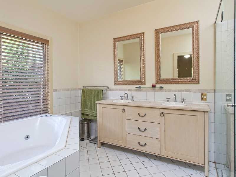 62 Moggill Road, The Gap QLD 4061