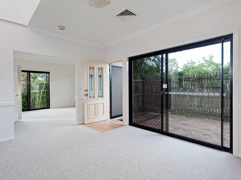 1/12 Kinnaird Street, Ashgrove QLD 4060