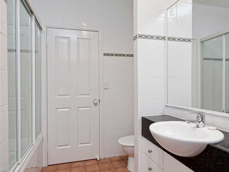 1/12 Kinnaird Street, Ashgrove QLD 4060