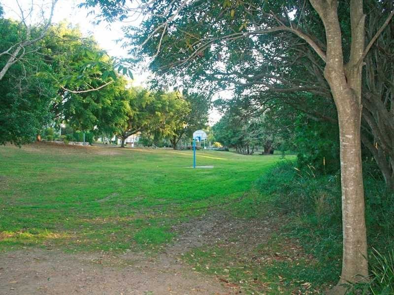 2/2 Glen Parade, Ashgrove QLD 4060