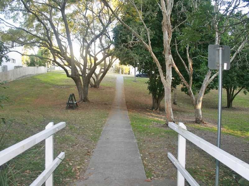 2/2 Glen Parade, Ashgrove QLD 4060