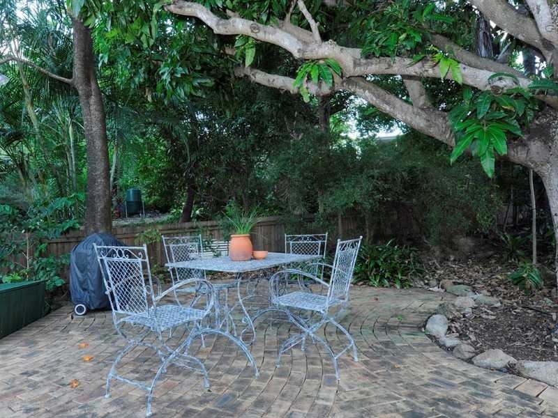 12 Girraween Grove, Ashgrove QLD 4060