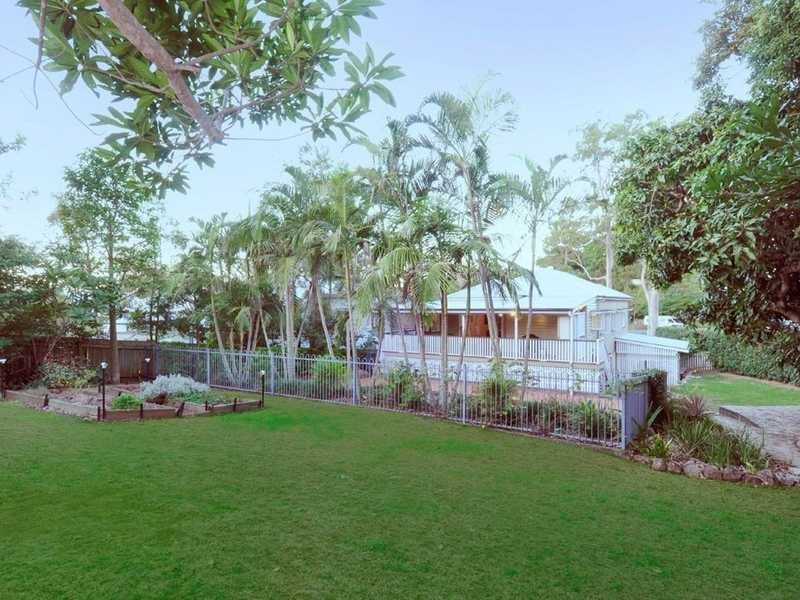 12 Girraween Grove, Ashgrove QLD 4060