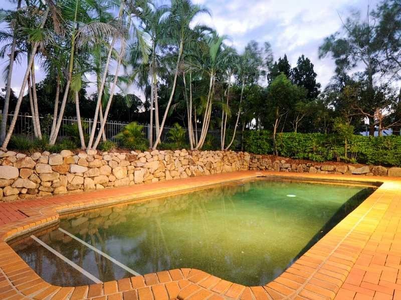 12 Girraween Grove, Ashgrove QLD 4060
