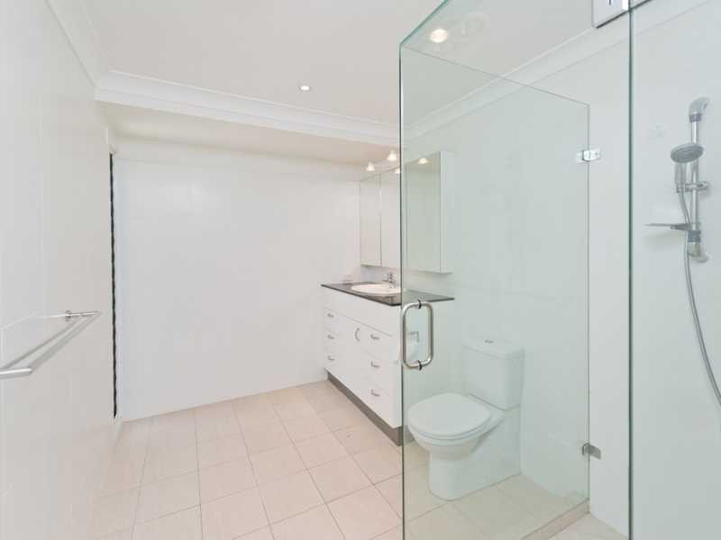 17 Glenwood Place, The Gap QLD 4061