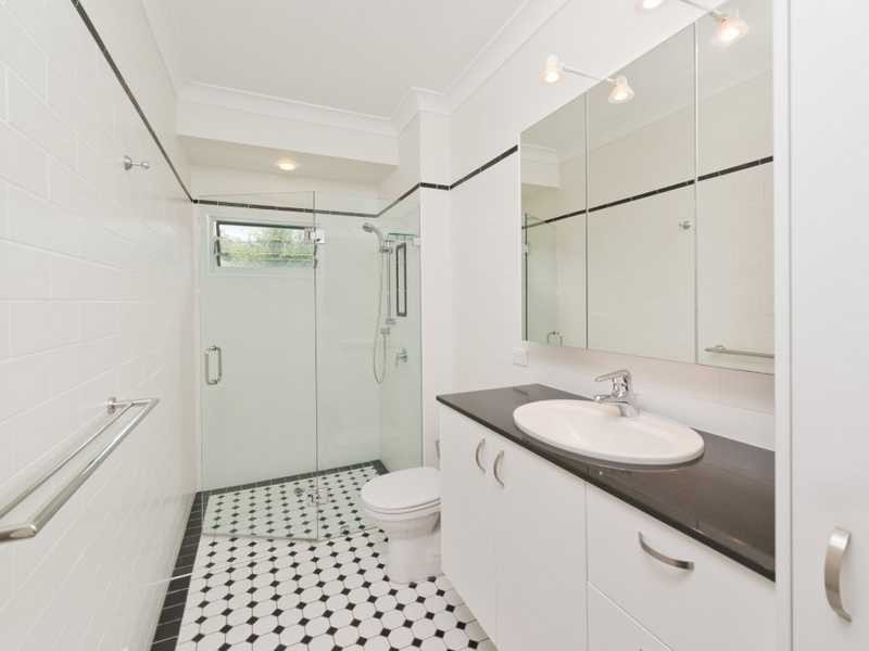 17 Glenwood Place, The Gap QLD 4061