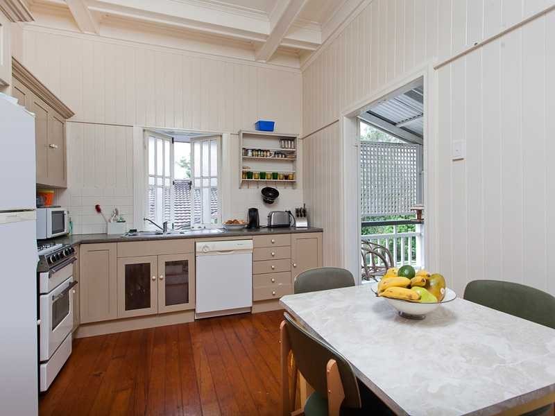 213 Simpsons Road, Bardon QLD 4065