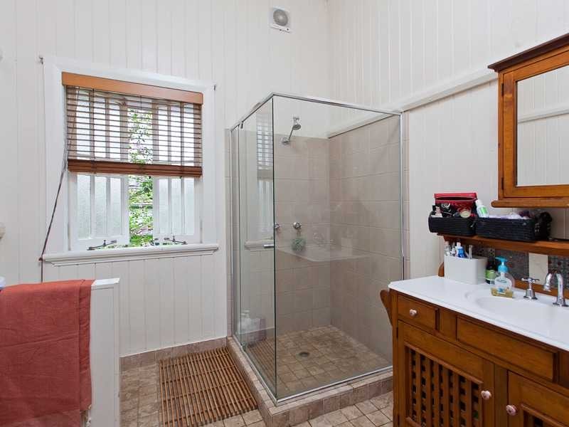 213 Simpsons Road, Bardon QLD 4065