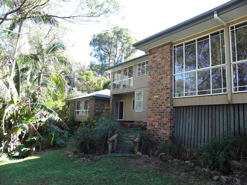1 Barton Court, Eatons Hill QLD 4037
