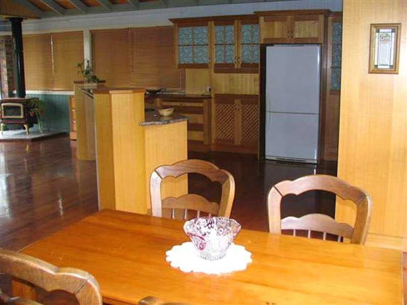 1 Barton Court, Eatons Hill QLD 4037