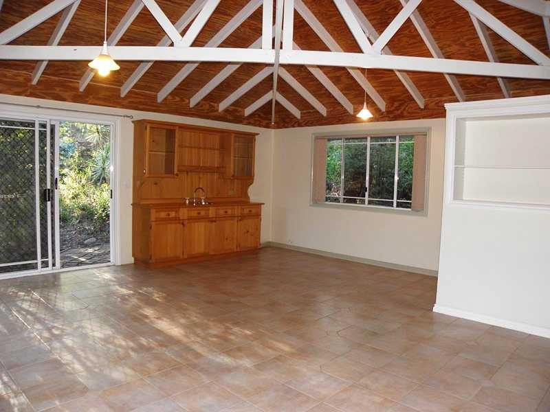 1 Barton Court, Eatons Hill QLD 4037