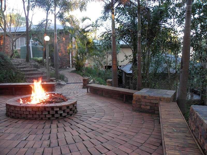1 Barton Court, Eatons Hill QLD 4037