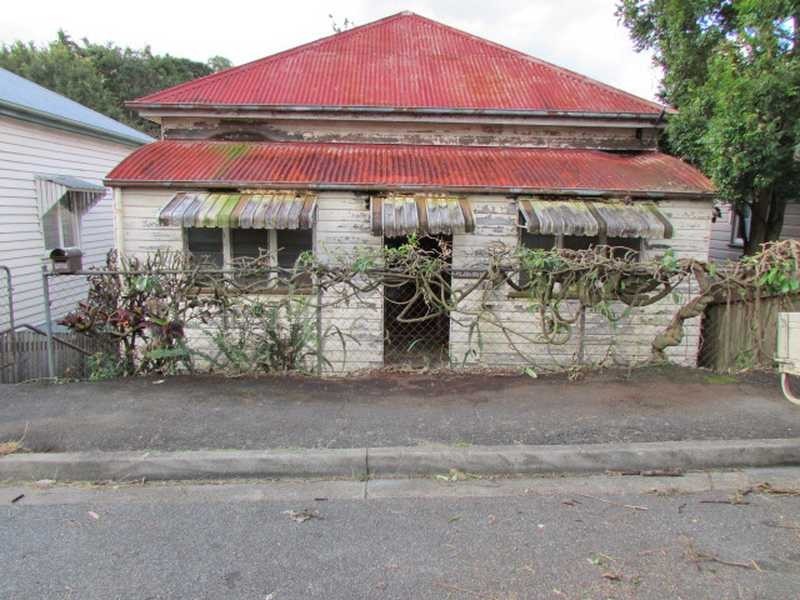 16 Water Street, Red Hill QLD 4059