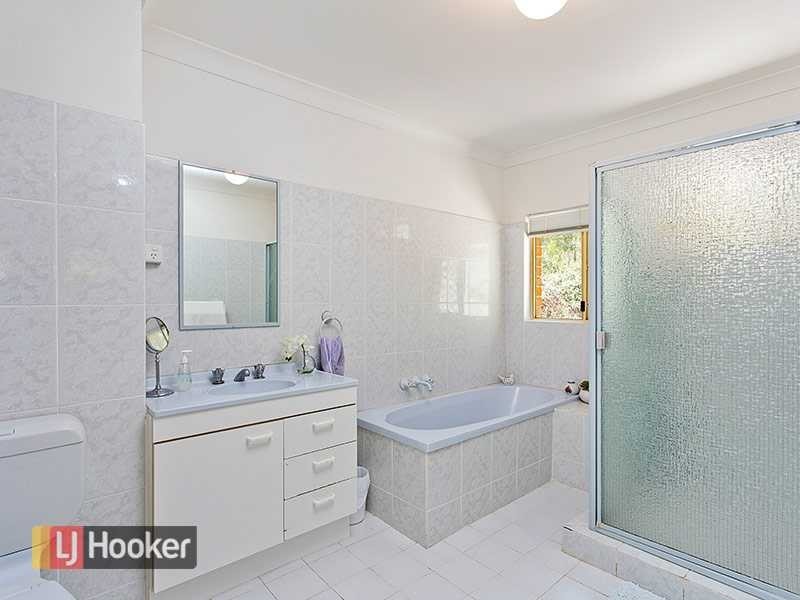 82 Moggill Road, The Gap QLD 4061